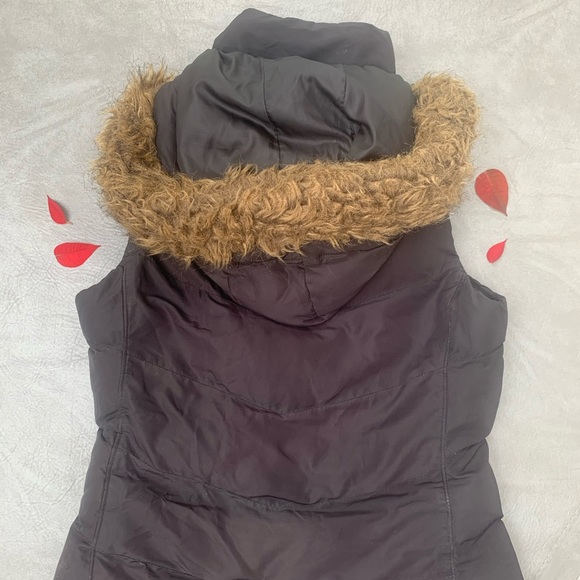 Banana Republic Black Fur-Line Puffer Vest - Picture 4 of 7